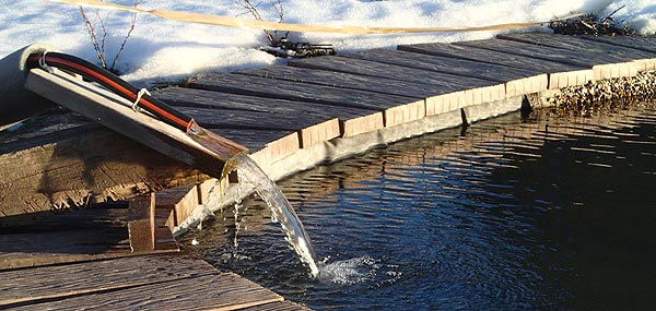 Пруд
      в конце марта